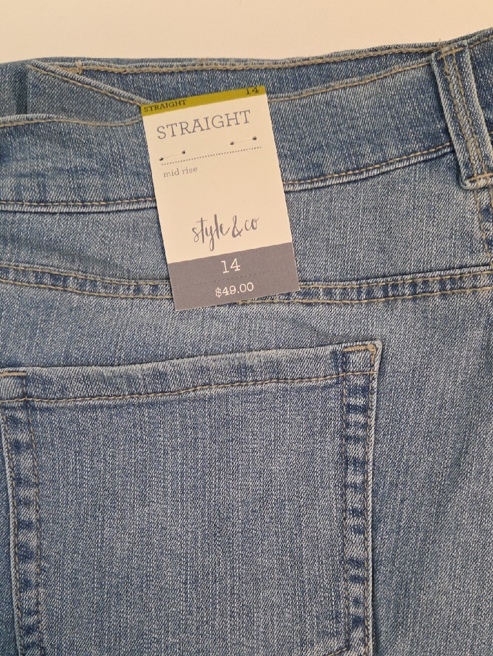 Style & Co. Women's Straight Jeans in Light Blue Wash NWT SIZE 14